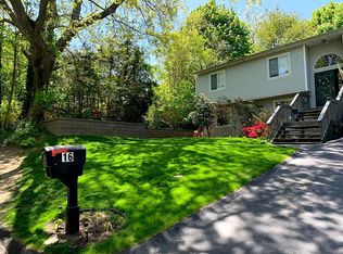 16 Floral Dr, Sound Beach, NY 11789