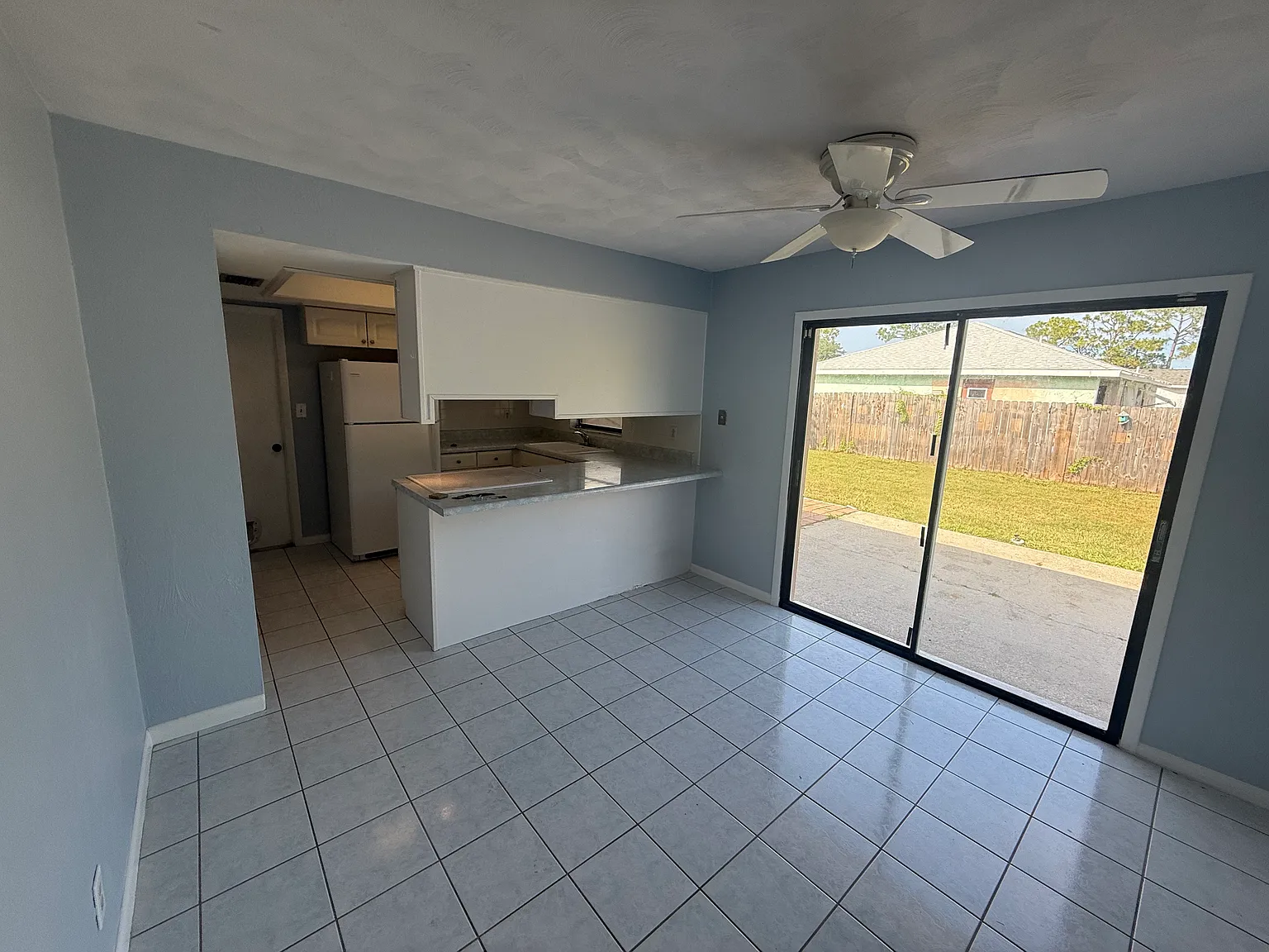 2 bed, 1194 sqft, $1,900 — Photo 2