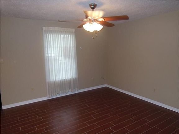 4th image of 2330 Edenborn Ave #210