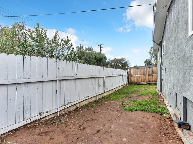 1224 Willowside Ter — Photo 3