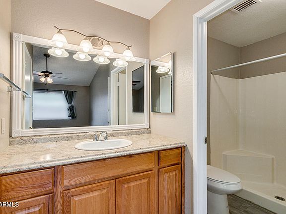 5th image of 2903 E Isabella Ave