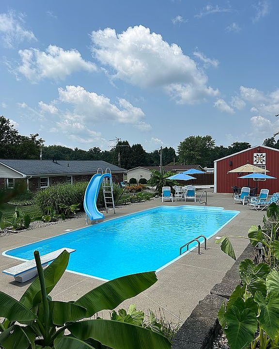 1st image of 4016 N Bradfield Dr