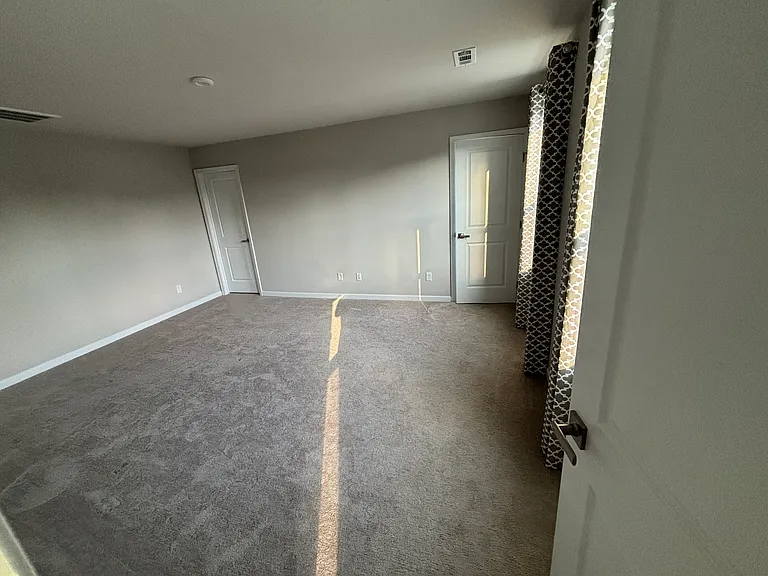 1703 Quail Run Way — Photo 17