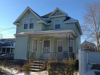866 Lakeview Ave, Lowell, MA, 01850