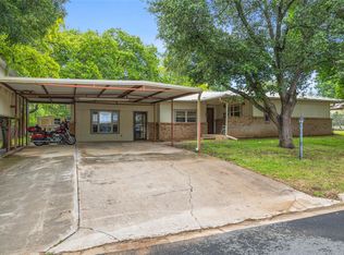 617 S Bowie St, De Leon, TX 76444