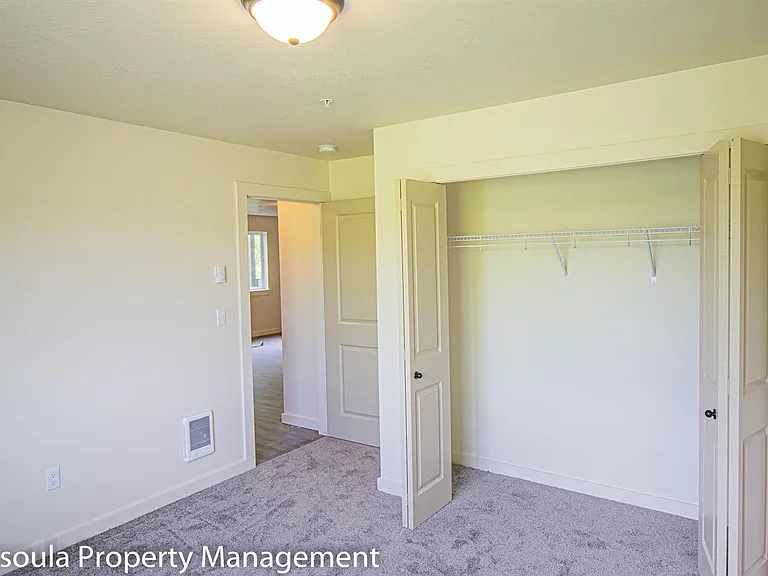 American Way Apartments — Photo 6