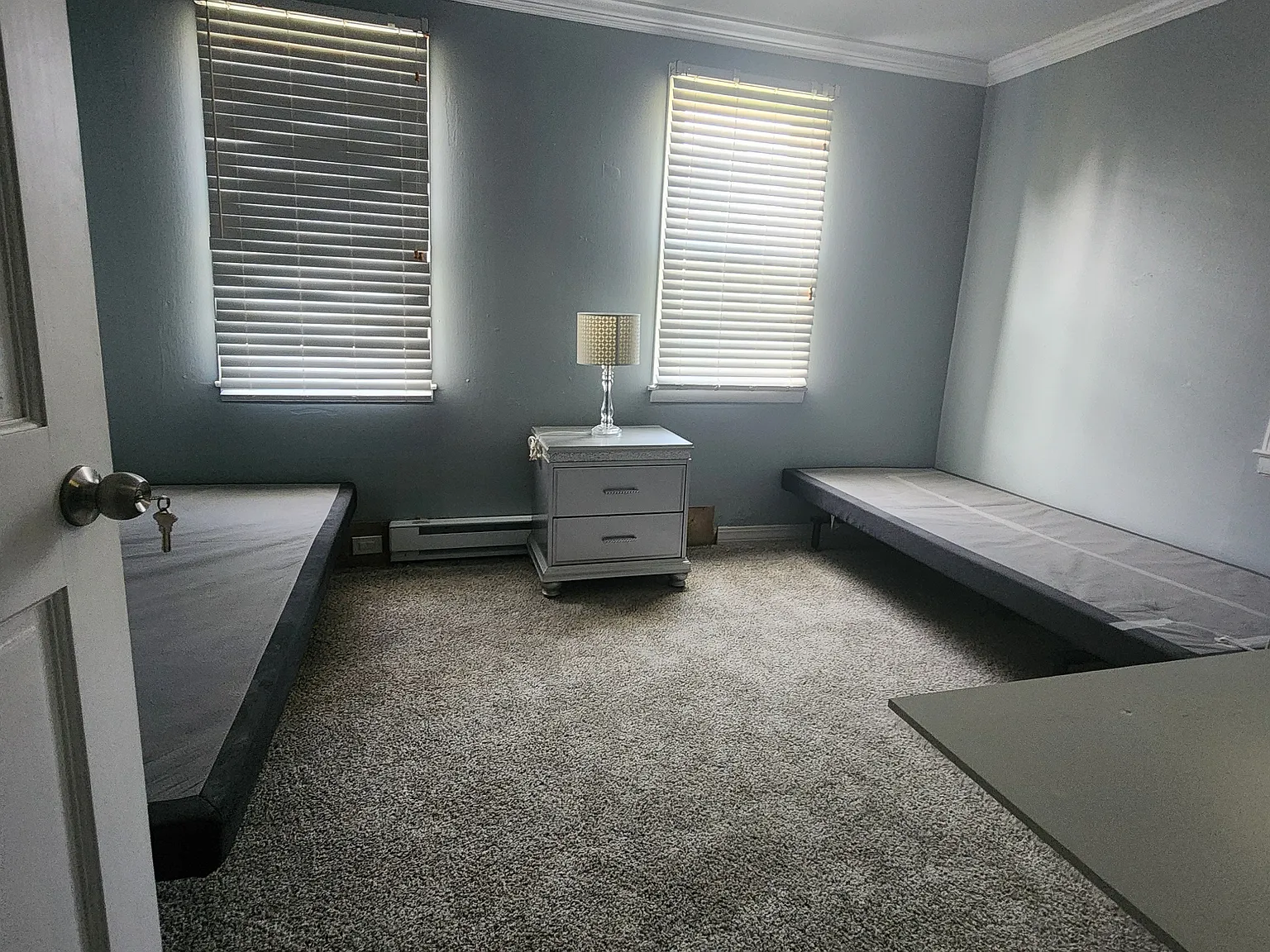 7 bed, 1900 sqft, $700 — Photo 3