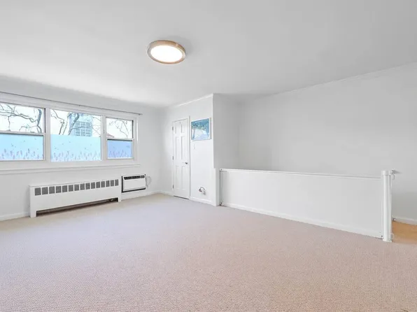 152-10 Melbourne Ave #223B, Flushing, NY 11367