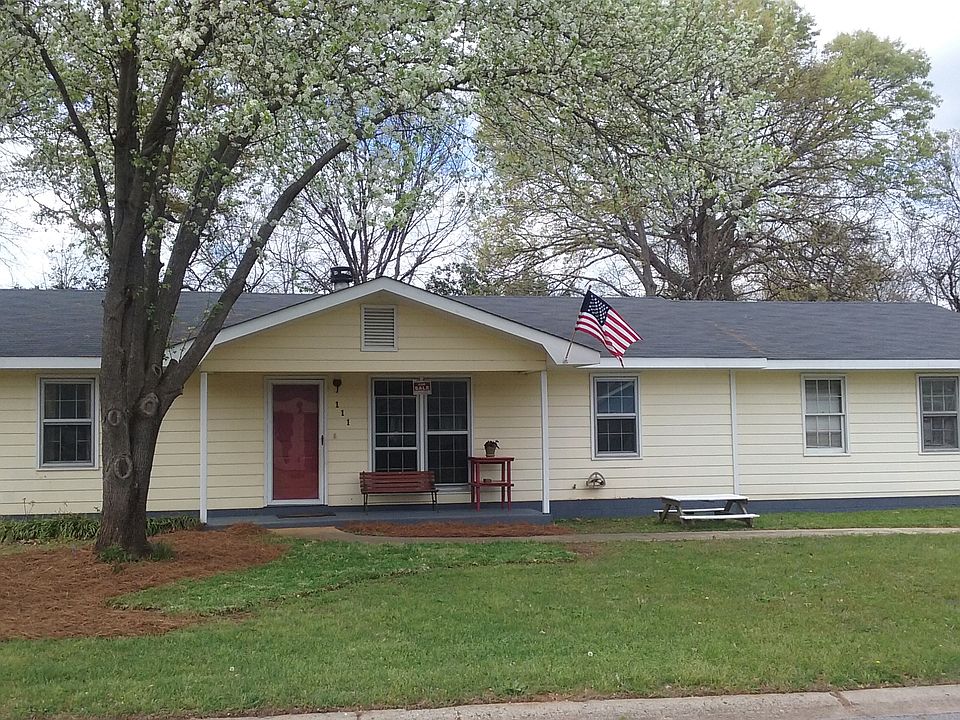 1st image of 111 Somerset Dr