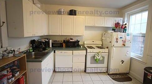 2nd image of 72 Strathmore Rd #L12b