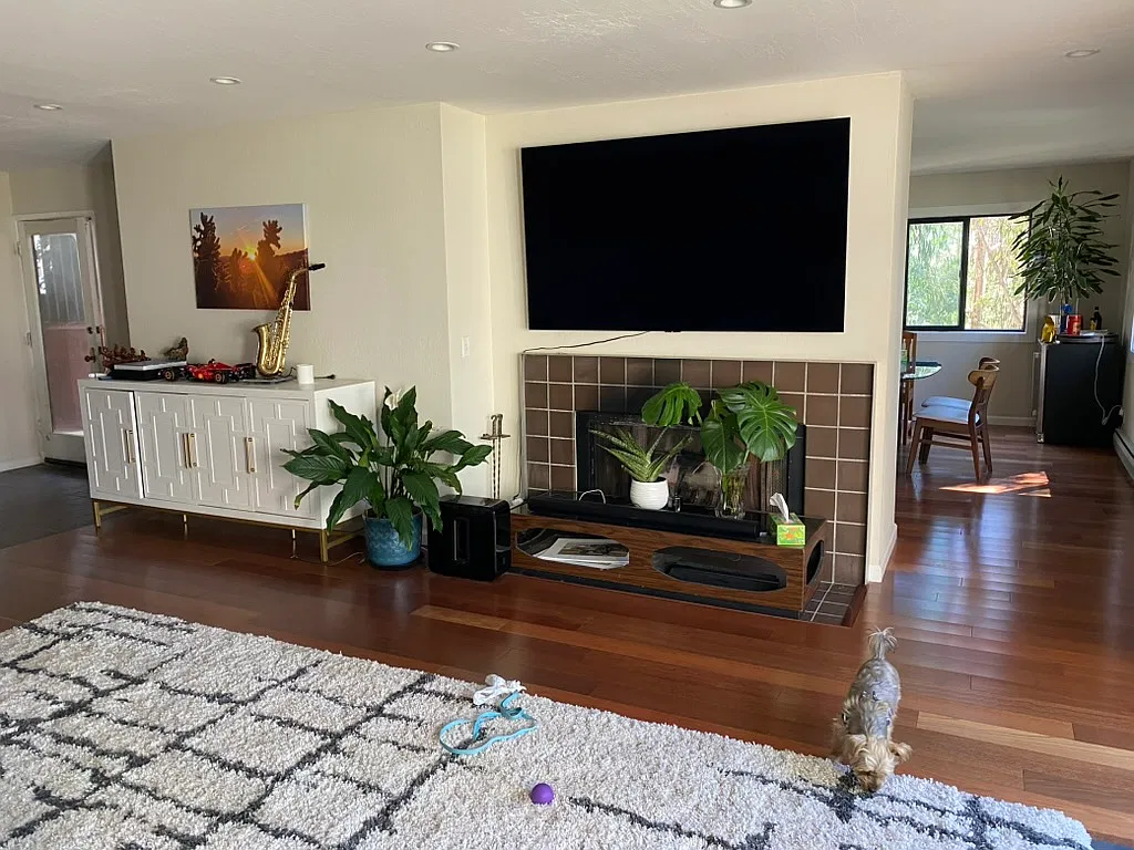 3 bed, 2.5 bath, 2300 sqft, $8,900 — Photo 3