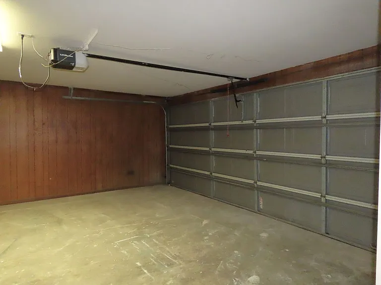 704 Kelli — Photo 35