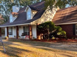 73 Reid Cir, Deatsville, AL 36022