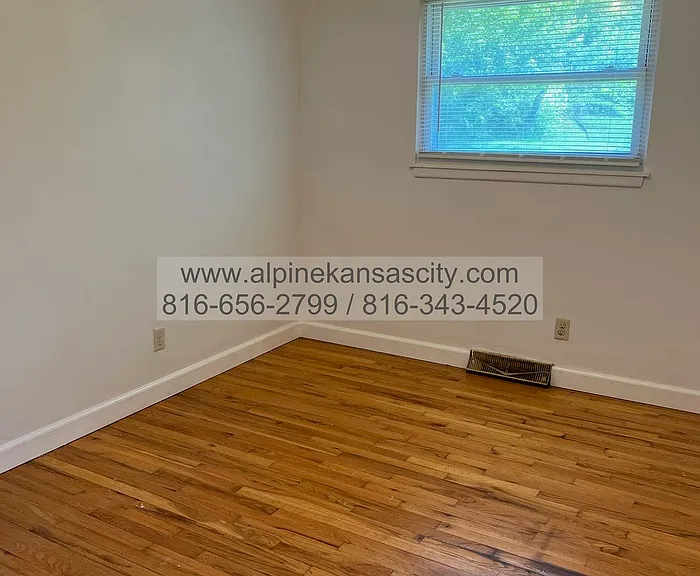 4413 N Walrond Ave — Photo 8