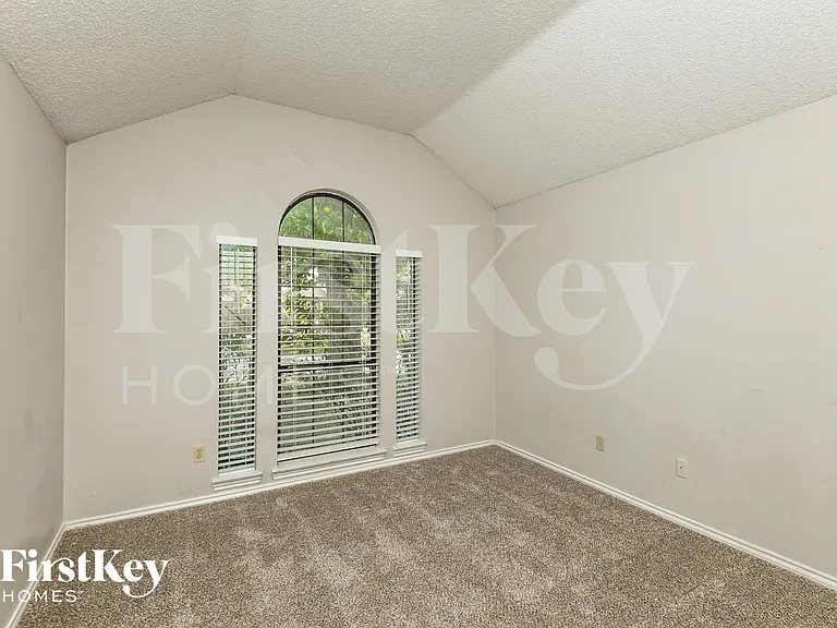 4742 Cornflower Dr — Photo 9