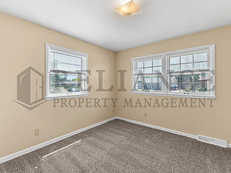 3052 S Bonn Ave — Photo 21