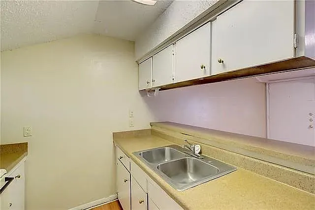 1 bed, 1.0 bath, 600 sqft, $1,100 — Photo 4