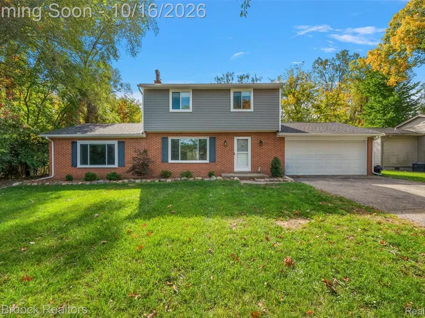 3008 Crumb Rd, Commerce Township, MI 48390