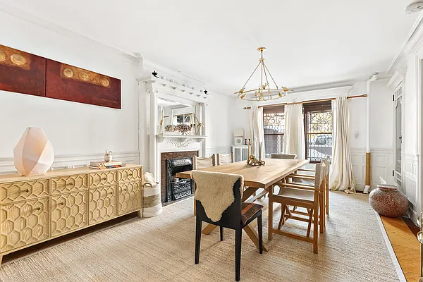 Sold by Compass | media 9