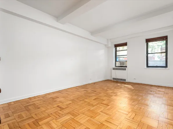 90 Park Terrace East image 4 of 33