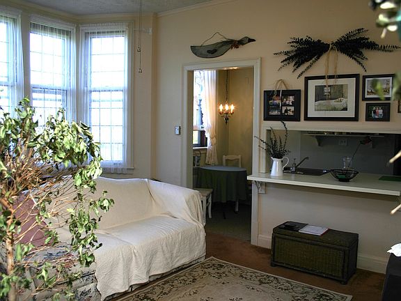 4th image of 50 Grove Dr APT 2B