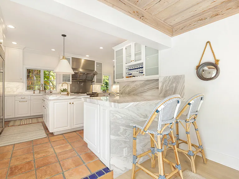 230 Sunset Rd — Photo 15
