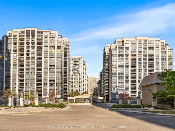 28 Hollywood Ave #1211, Toronto, ON M2N 6S4