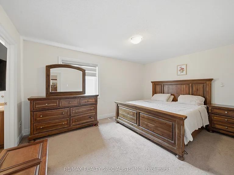 120 Milby Cres — Photo 21