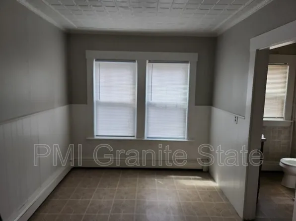 7 Paige Ave, Nashua, NH 03064