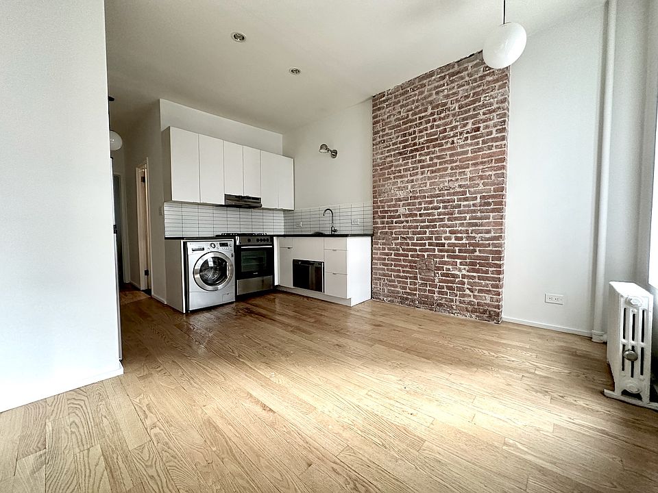 1st image of 410 W 36th St APT 3RE
