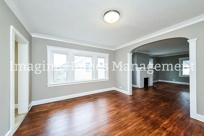 2178 Glenbury Ave — Photo 4