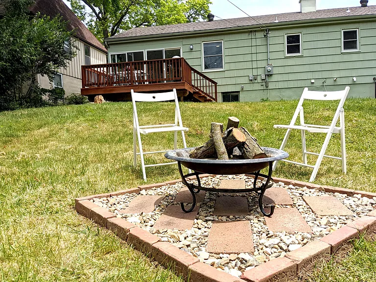 8910 Belleview Ave — Photo 34
