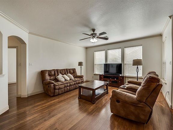 5th image of 4349 Red Clover Ln