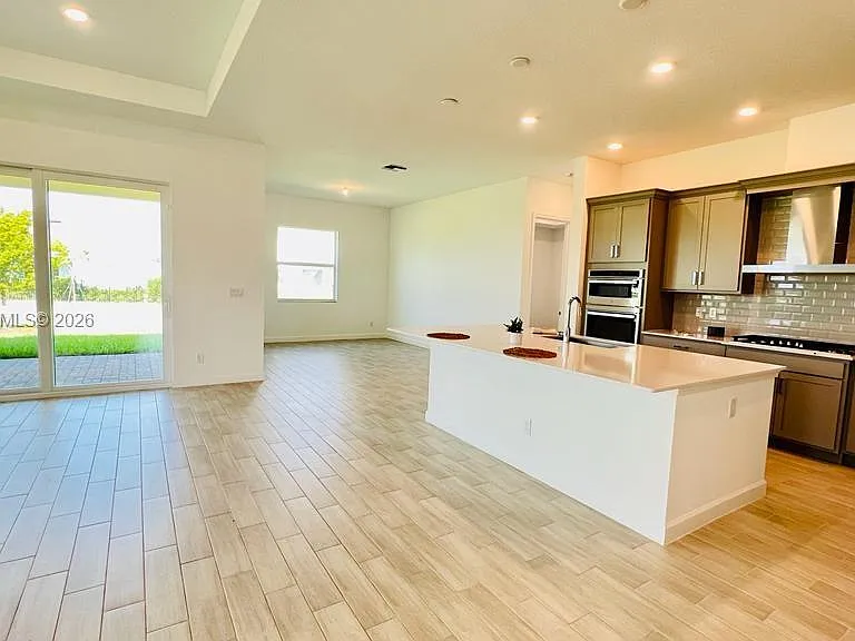 1097 Haywagon Trl — Photo 5
