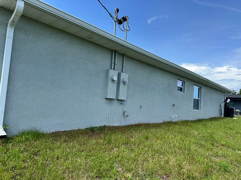 736 Gilbert Ave S — Photo 23