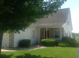 547 & 549 Man Chester Dr, Rochester, IN 46975