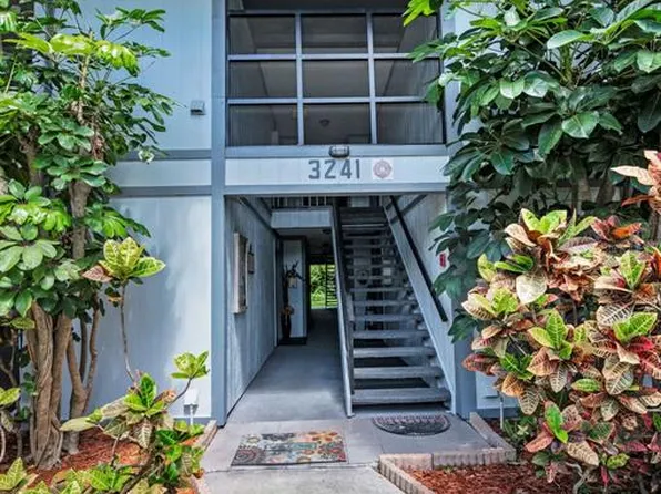 3241 Fox Chase Cir N APT 106, Palm Harbor, FL 34683