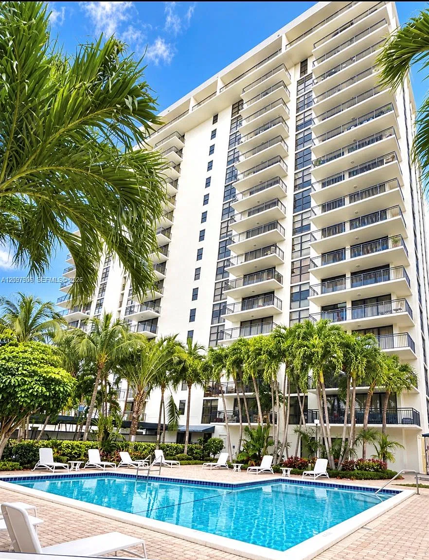 Galt Ocean Terrace Condo — Photo 3