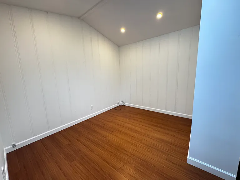 Den / possible3rd Bedroom