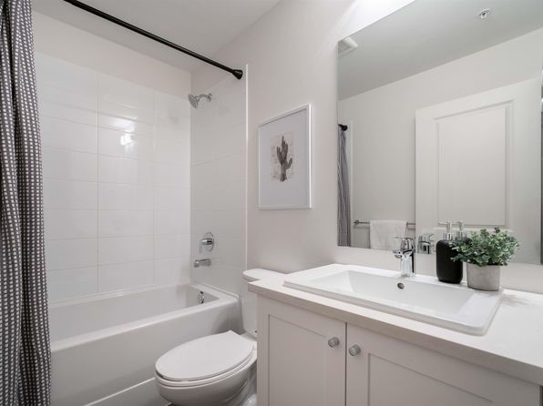 2 bedroom rental in Surrey — photo 7