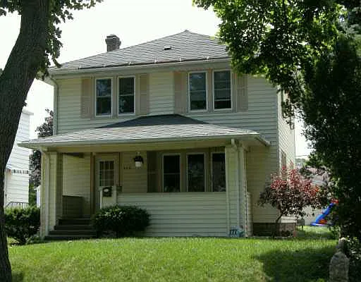606 Irvington Dr photo 1