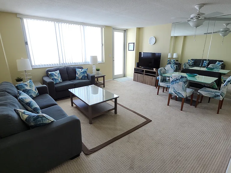 7135 Collins Ave — Photo 4