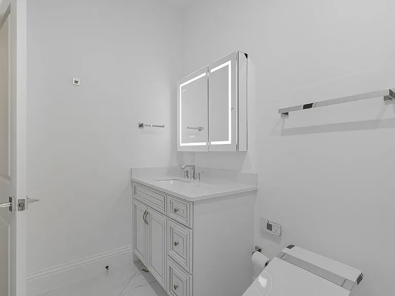 200 Ocean Crest Dr #1111 — Photo 39