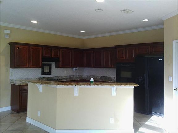 5th image of 720 Carriage Lake Way