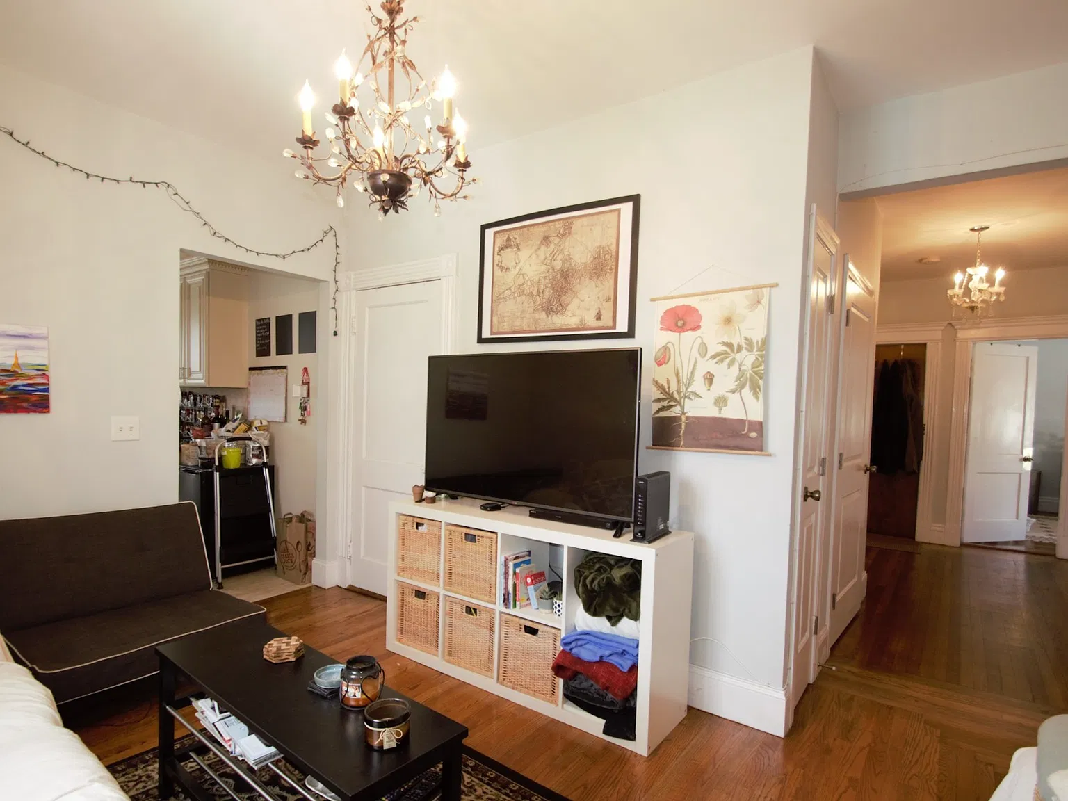 5 bed, 2000 sqft, $8,600 — Photo 2