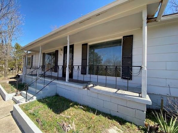219 S B St, Yale, OK 74085