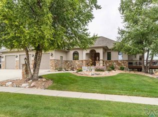 505 S Horizon Cir, Sioux Falls, SD 57106