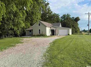 907 13th St, Viola, IL 61486