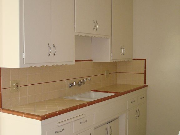 4th image of 115 Mira Mar Ave APT 7