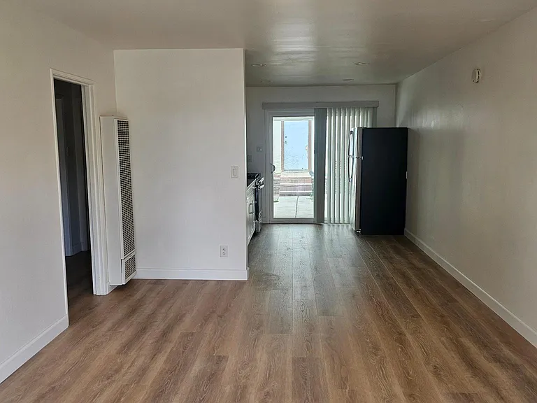3936 Clairemont Dr — Photo 2